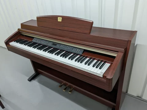 Đàn Yamaha clp 240M