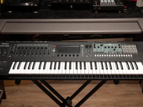 Đàn Roland Fantom 6