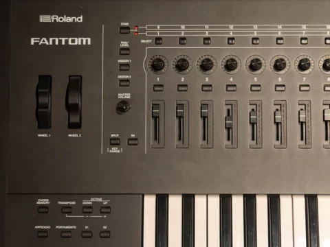 Đàn Roland Fantom 6