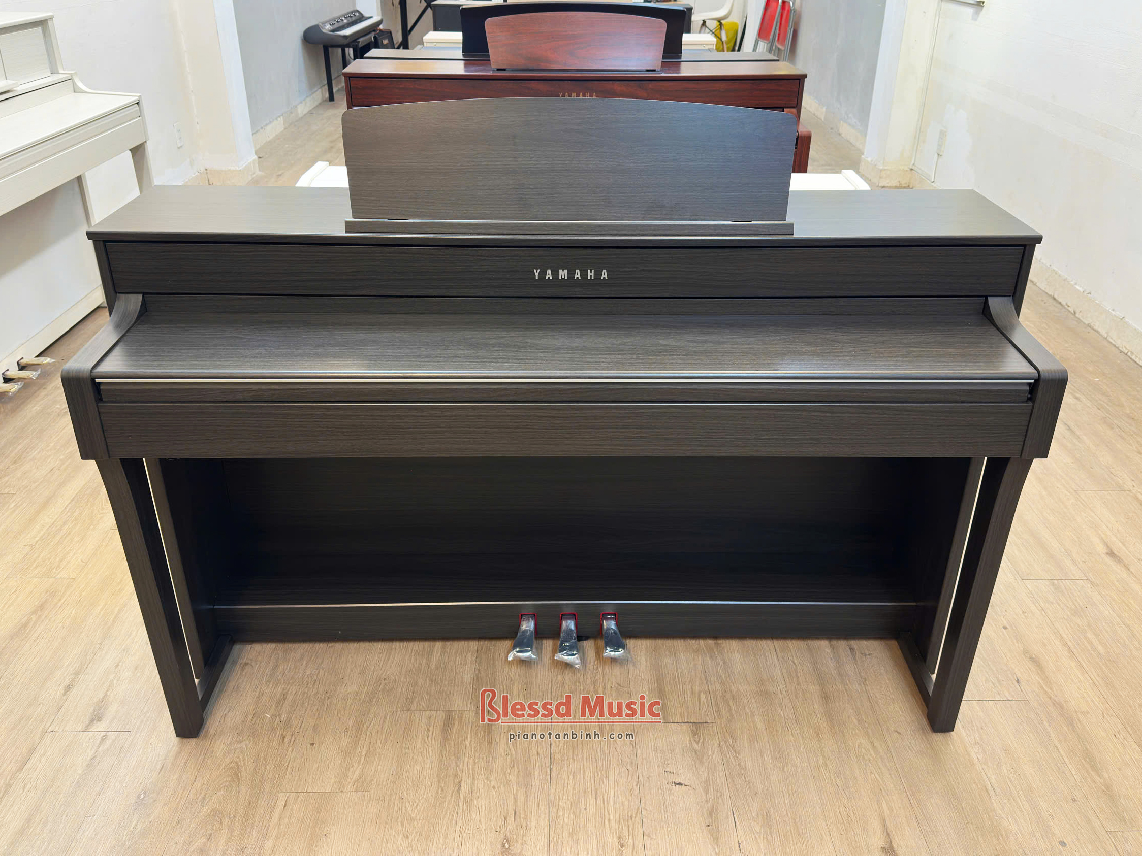 Đàn Piano điện Yamaha CLP 645 DW