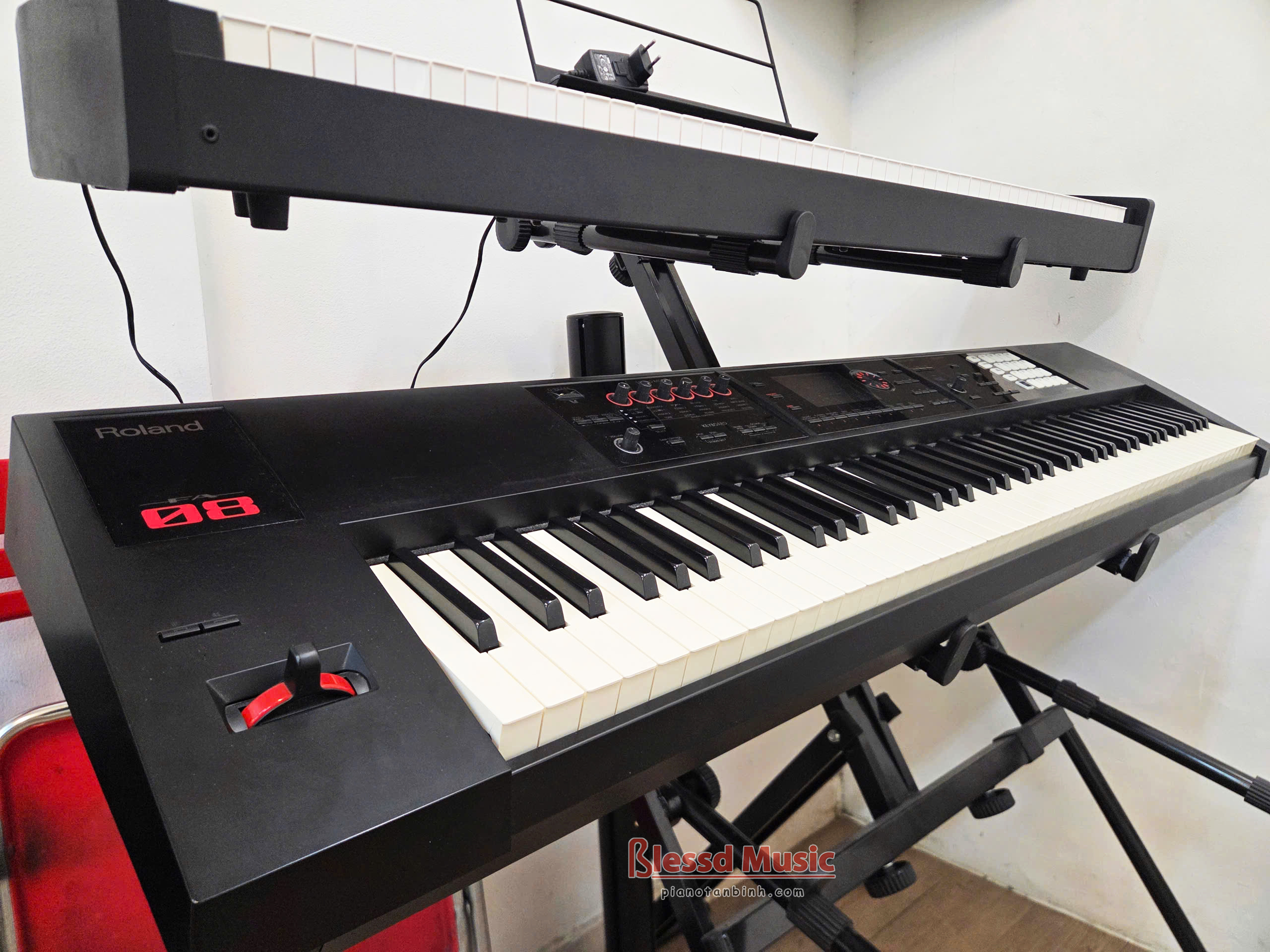 Đàn Roland FA 08