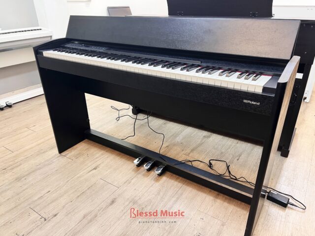 Đàn Piano điện Roland F701 CB