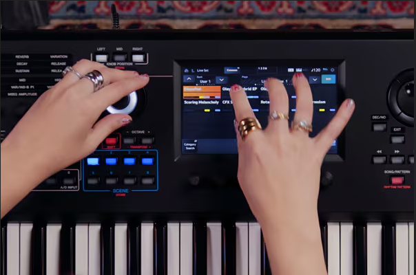 Màn hình cảm ứng và các nút điều khiển Yamaha MODX M