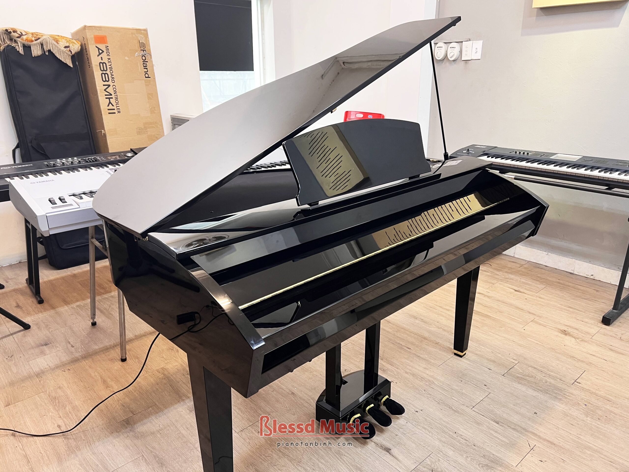Đàn Piano Yamaha DGP 7