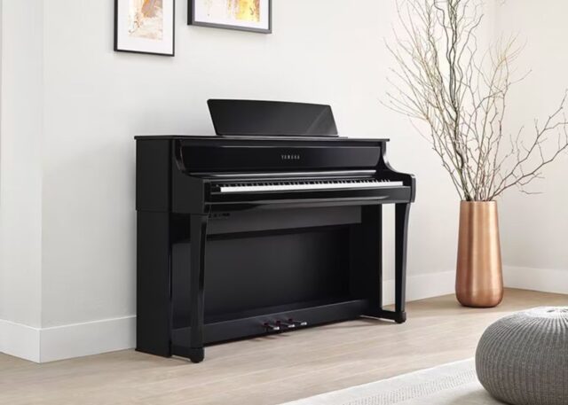 Yamaha CLP 845 PE