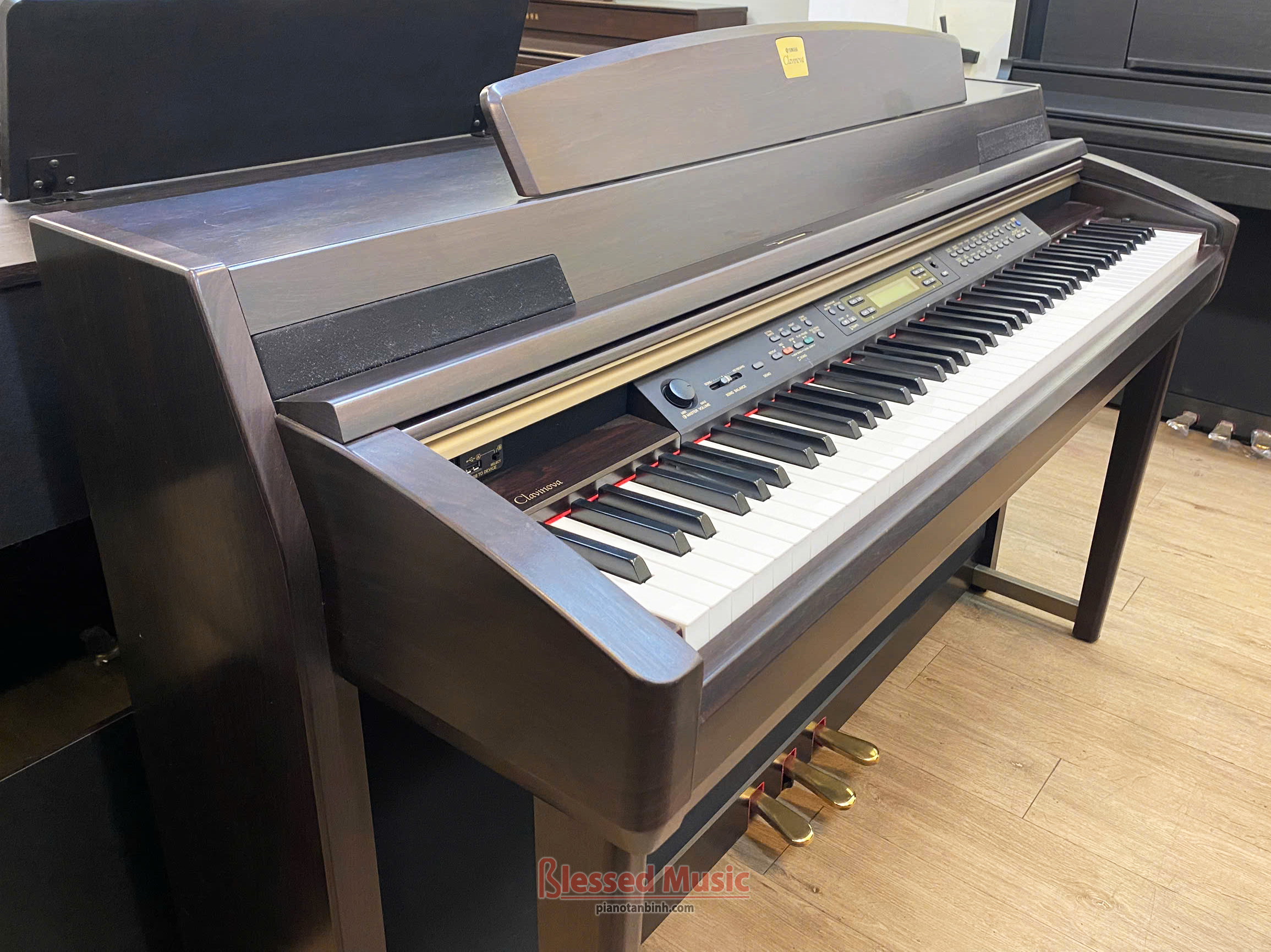 Đàn Piano điện Yamaha CLP 270R