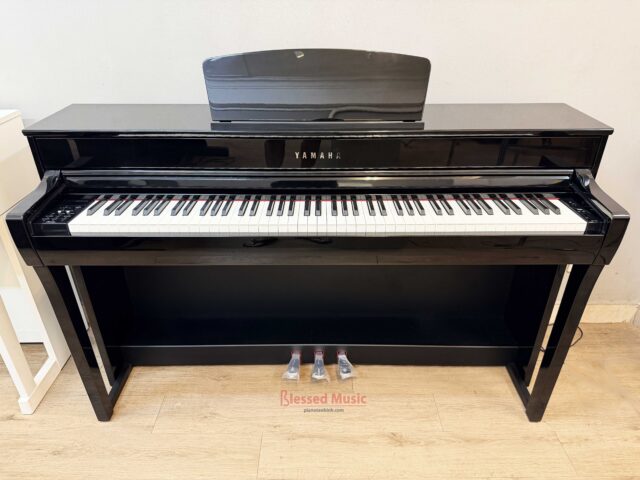 Đàn Piano điện Yamaha CLP 735 PE