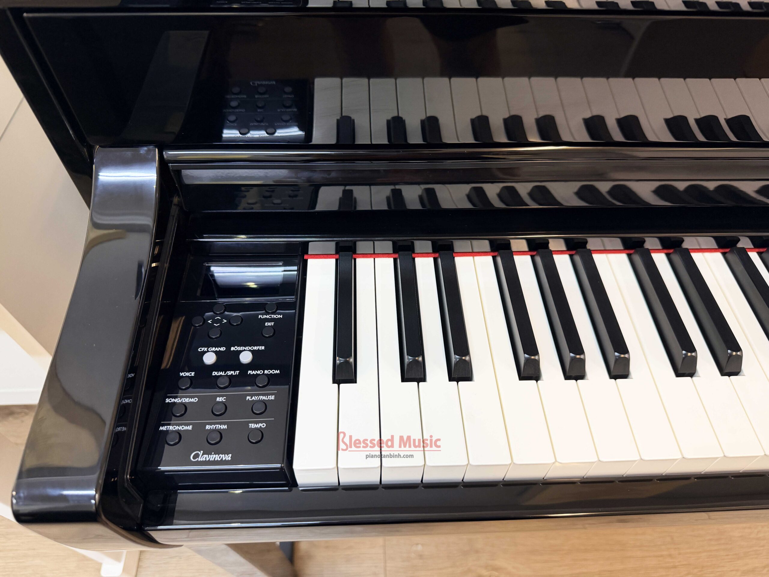 Đàn Piano điện Yamaha CLP 735 PE